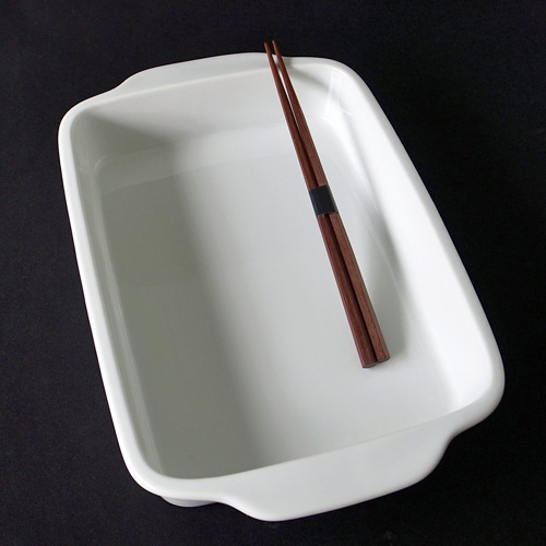 【楽天市場】31cm 長角 グラタン皿 (持ち手有)(アウトレット含む) 日本製 磁器 白い食器 グラタン 皿 ラザニア 皿 特大 グラタン皿