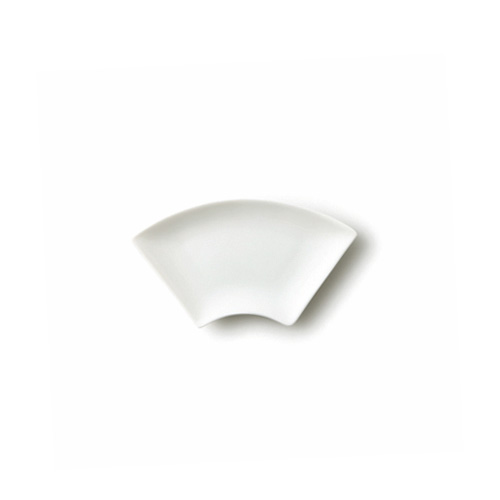 扇 プレート 小サイズ(アウトレット含む)日本製 磁器 白い食器 おうぎ 皿 白 ポーセリンアート 陶絵付け お皿 食器 お正月 ひなまつり 縁起物