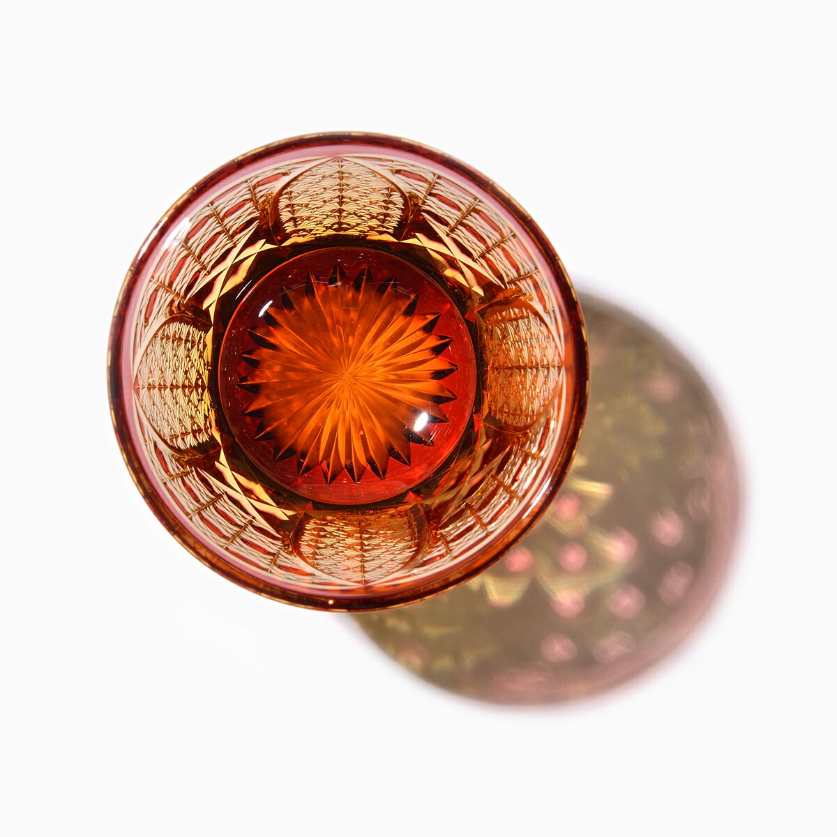 【クリスタル江戸切子】菊繋ぎに籠目紋オールドグラス(琥珀金赤)_天面