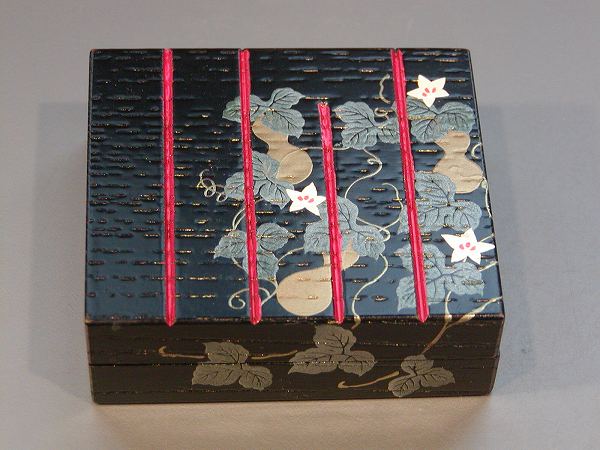 茶道具 香合 色絵 琵琶（びわ）、京焼 高野昭阿弥作、共箱 新品