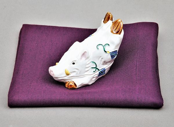 楽天市場】茶道具 香合 色絵 干支亥香合 高野 昭阿弥 : お茶・茶道具