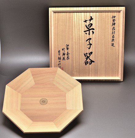 楽天市場】茶道具 令和元年 御大典記念伊勢神宮 杉古材 銘々皿 五枚組