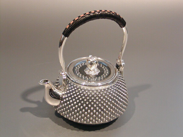 楽天市場】茶器・茶道具 鉄瓶真形（しんなり） 浜辺の松図手塚 圭成作 : 佐藤大観堂