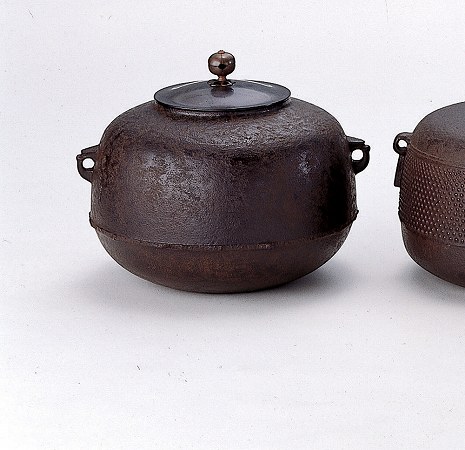 【 茶道具・釜 】炉釜　丸　利休好写十二代 　加藤忠三朗作、桐共箱　新品。｜佐藤大観堂