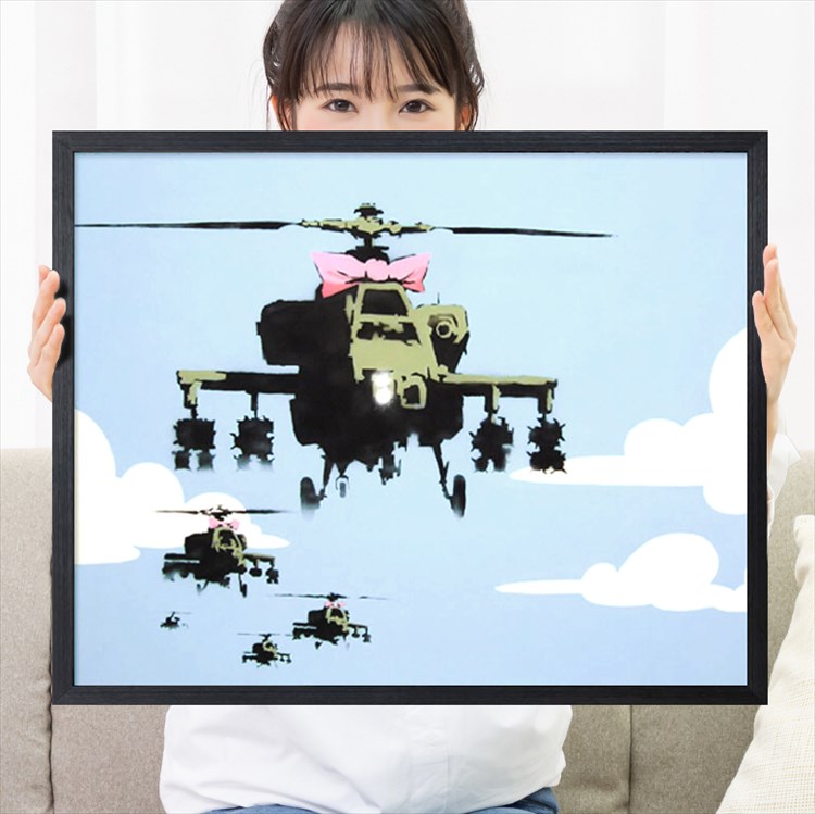 驚きの安さ 楽天市場 正規ライセンス バンクシー Banksy アートフレーム53 Helicopters 軍用ヘリコプター アートポスター アートパネル インテリア 北欧 絵画 イラスト ポップアート 戦争反対 平和 ミリタリー 戦闘機 軍隊 壁掛け 雑貨 デザイナーズ おしゃれ 約