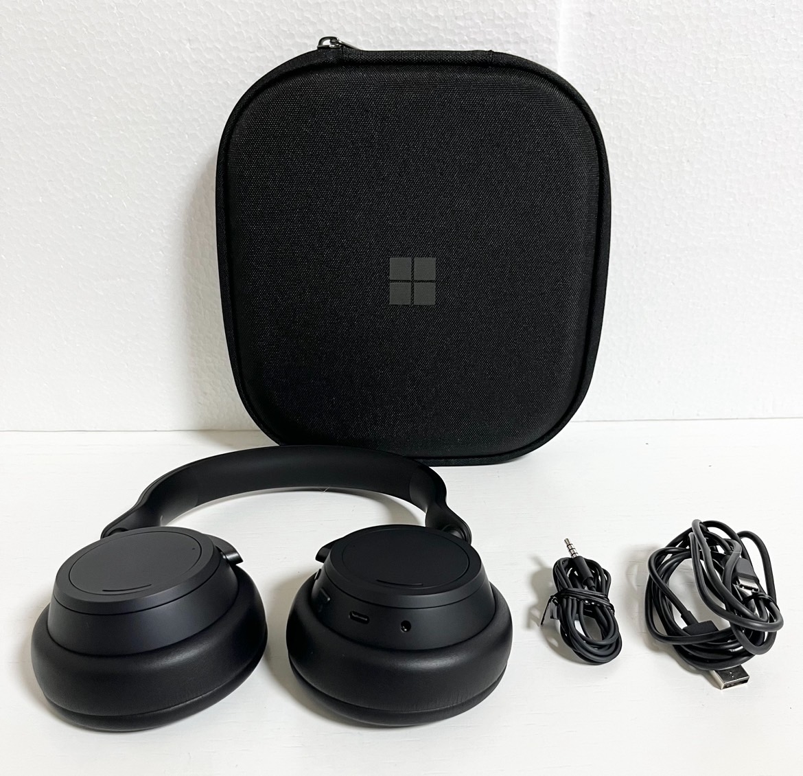 マイクロソフト(Microsoft) ヘッドセット ヘットフォン Surface Headphones 2 QXL-00015 ワイヤレス Bluetooth [マットブラック] 【中古】【非常に良い】【2500682005】