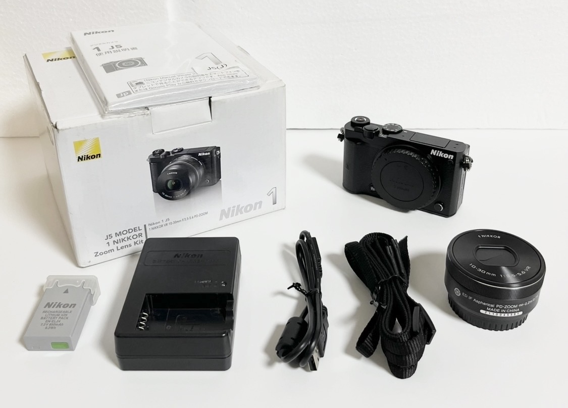 【シャッター回数約4425】ニコン(Nikon) デジタル一眼カメラ Nikon 1 J5 標準パワーズームレンズキット [ブラック]【中古】【良い】【26801603030708】｜高上屋