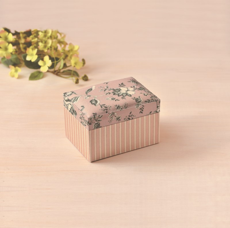 楽天市場】タカギ繊維 カルトナージュ 取っ手付きボックス GB-5/型抜き