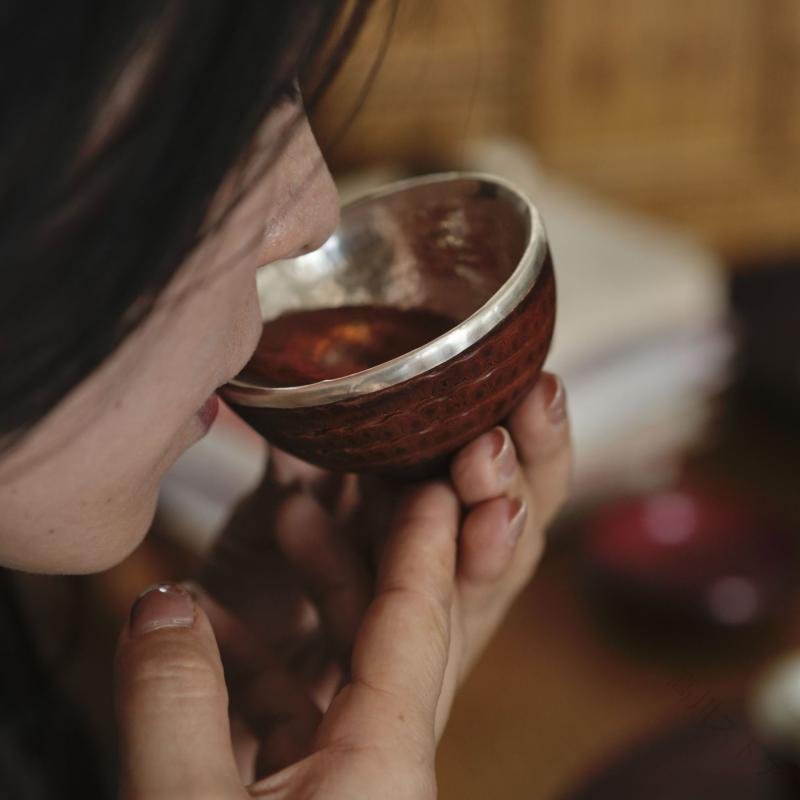 茶杯 手作り 天然素材 竹根 銀巻き 純銀 茶道具 レトロ アンティーク風 和モダン 湯呑み おもてなし カップ 普段使い 竹色 シルバー 手作り 茶器 伝統工芸品 日本製 和食器 陶磁器 セラミ｜高川ストア