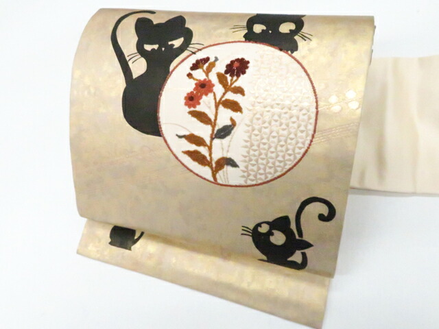 【中古】リサイクル着物 九寸名古屋帯 オリジナル お太鼓柄 刺繍 金糸 猫 ネコ 正絹 r8b03-38【リサイクル】宝の山｜アイディーネット宝の山店