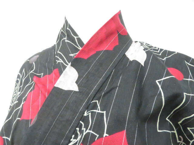 【中古】リサイクル着物 浴衣 バラ 蝶 着物 美品 身丈約161.5cm 裄丈約66.0cm kyo8z03-466[仕立て上がり 和服 アウトレット リサイクル着物 夏着物 ゆかた 夏 カジュアル 和モダン 夏祭り お祭り 花火大会 屋台 盆踊りお出掛け 通販 アイディーネット きもの]宝の山