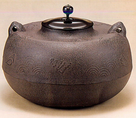 炉釜（炉用釜）園城寺釜　菊池政光作　釜鐶付き　茶器/茶道具 茶道具 炉釜 炉用釜 塩屋釜 菊池政光作 釜鐶付き 茶道 : 茶道具