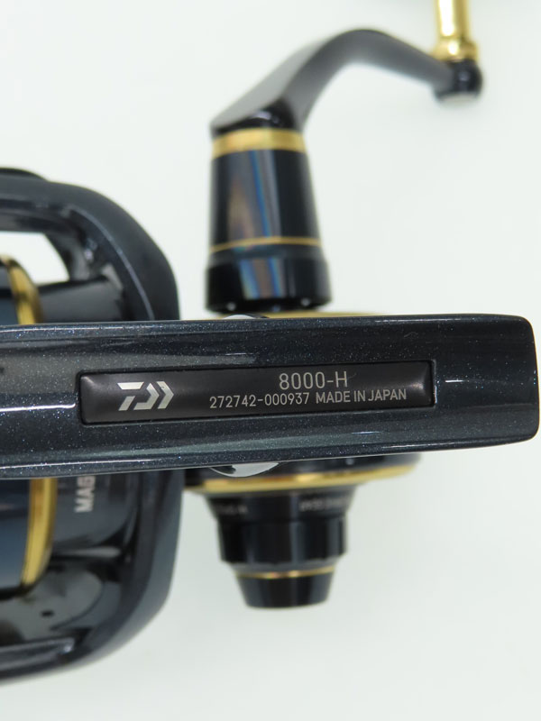 大放出セール 8000 H Daiwa ダイワ ソルティガ ハンドル左右切替可 1週間保証 中古 スピニングリール 年モデル リール