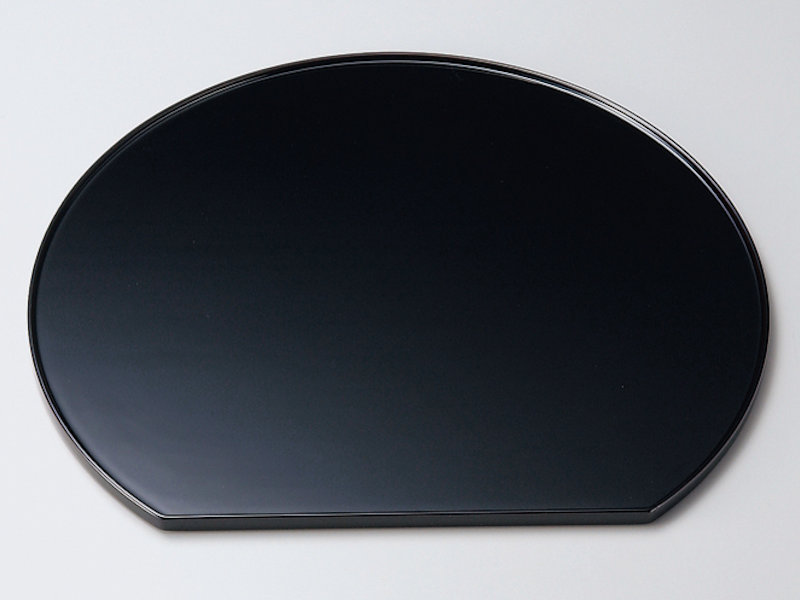 ＼期間限定！クーポン配布中／ 尺3半月膳 黒 1枚 390×347mm 木製 手塗り 漆塗り 半月盆 和食器 配膳トレー 約39cm 和食器 会席膳 おもてなし 茶会 高級 ギフト 伝統 工芸 毎日使い 引き出物 来客用 日本製 国産