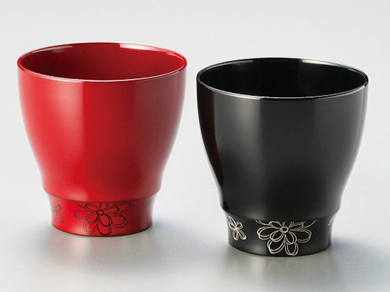 ＼マラソン限定！最大300円OFFクーポン／ フラワー フリーカップペア 朱・黒 2客：本漆塗り 珈琲 紅茶 お酒 グラス おしゃれ かわいい 記念品 結婚式 誕生日 プレゼント ギフト 母の日 雑貨 日本製 国産