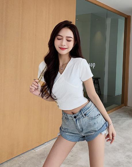 楽天市場 レディース夜店セクシー半袖tシャツスリムtシャツ ショットタイプ ベアトップ ぴったり ボディコン アンダーウエア 日常服 通学服 団服 個性シャツ低胸vネックへそ出し クロス タイトなボトムスシャツ 竹田雑貨商店事務所