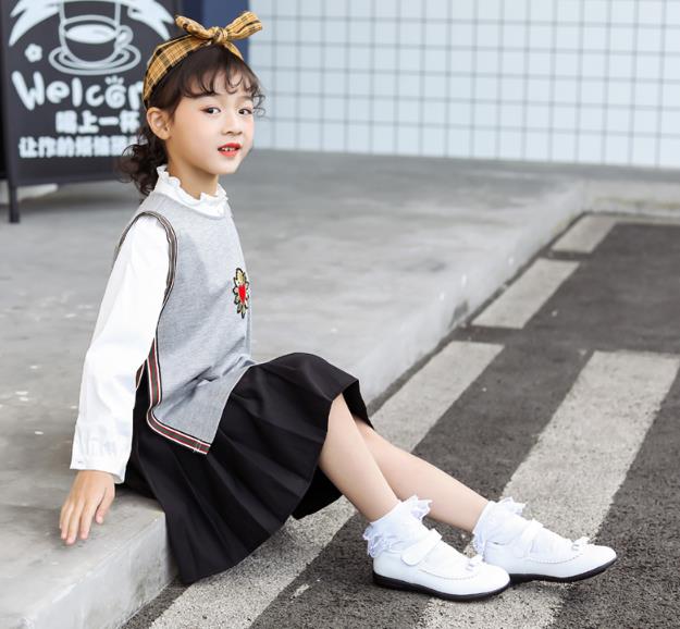 人気子供ローヒールプリンセス靴シューズ子ども靴くつ可愛い女の子 フォーマルシューズ 子供 靴 女の子フォーマルシューズ 黒 白 結婚式 キッズ 女の子 発表会コンクール 子供 靴 キッズ靴 スリッパ キュートパンプス ソフトラバー お出かけ 通園 通学女子革靴小学生画像