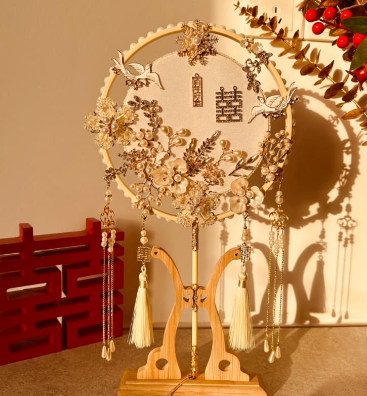 楽天市場】結婚喜扇秀禾扇中国式結婚式赤 扇子単面お嬢様風ハロウィン