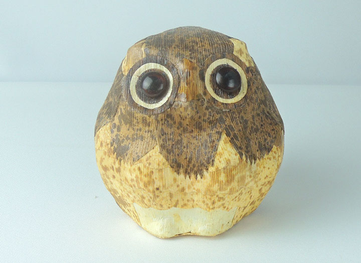 楽天市場 竹皮製 ふくろう 大 置物 職人手作り オブジェクト 貯金箱 竹専門店の竹伊