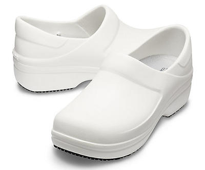 closed heel crocs