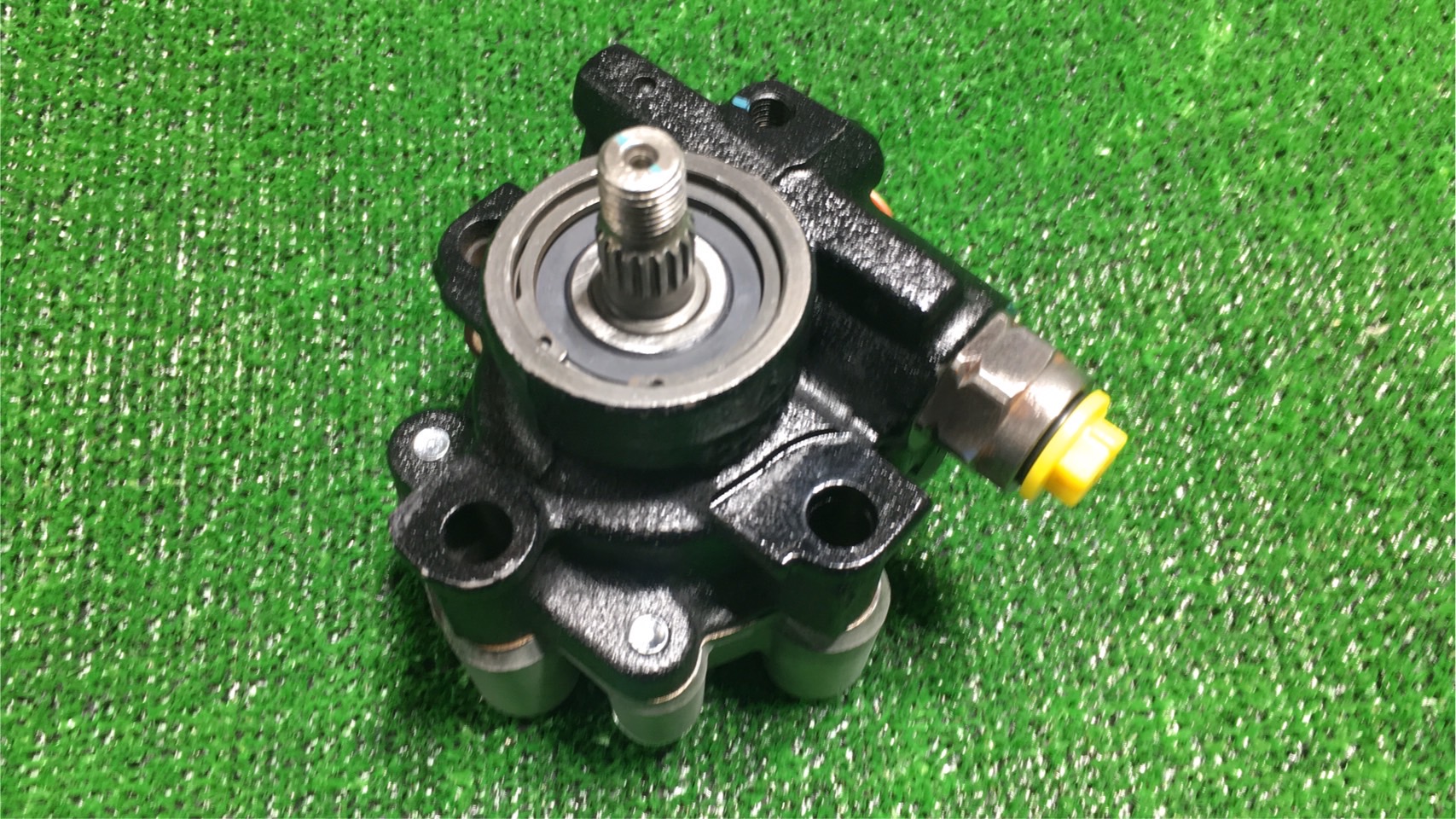 専用となりました。 よし☆⟡.* New Power Steering Pump 44320-60270 For TOYOTA LAND