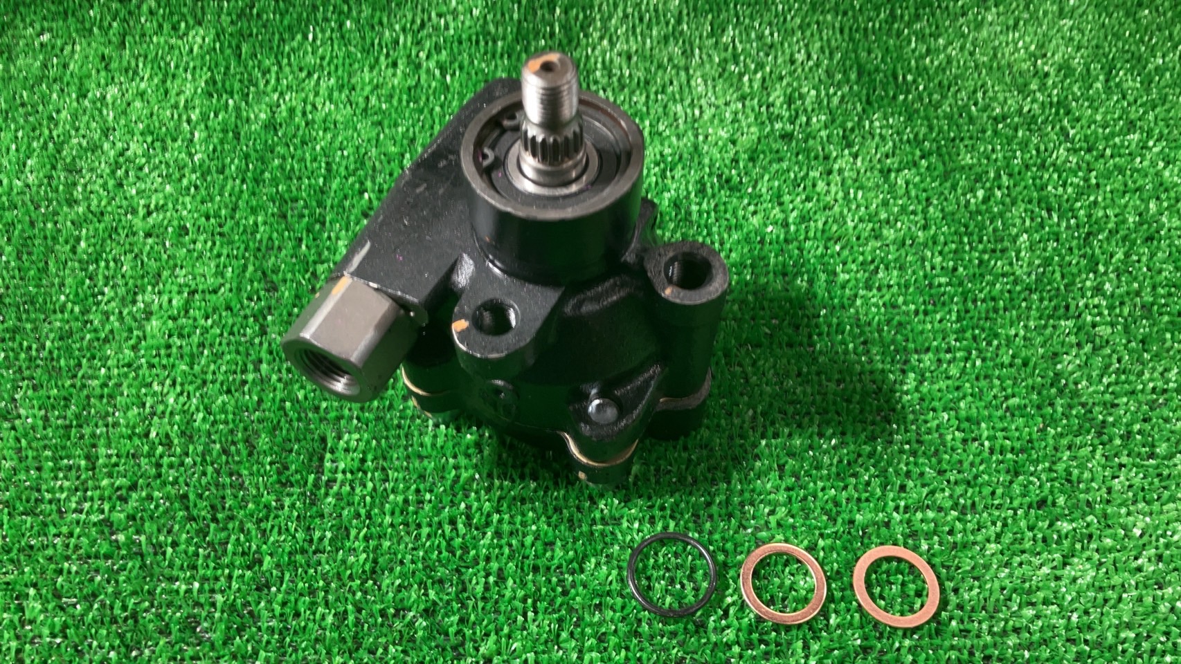 ふわり 楽天市場】国内生産 パワステポンプリビルト レパード 日産 UF31