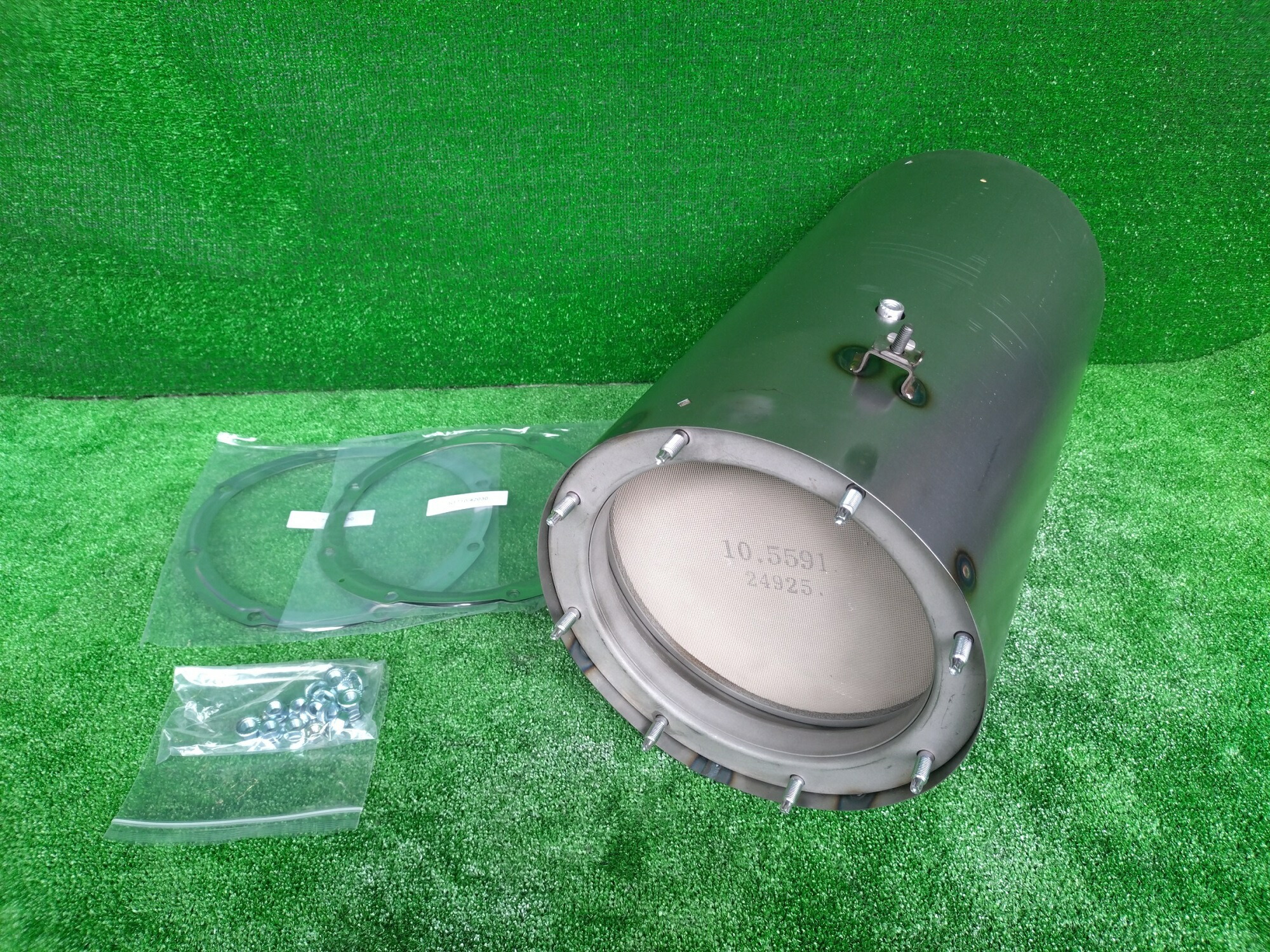 楽天市場】国内生産リビルト触媒尿素DPD・DPR・DPF いすゞ ギガ CYJ77