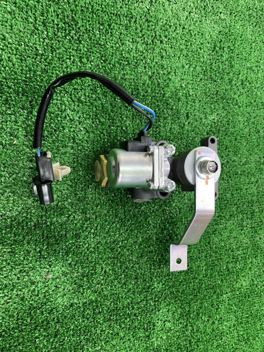 楽天市場】レベリングバルブ 新品 日野 プロフィア FH1A FN1E FR1E