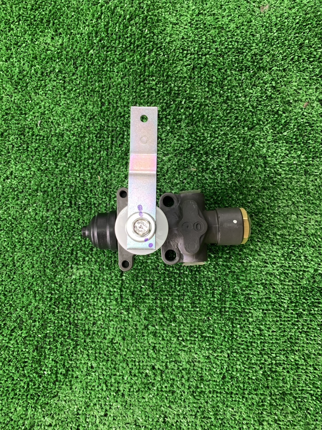 楽天市場】レベリングバルブ 新品 日野 プロフィアFN1E FH1A FH2P