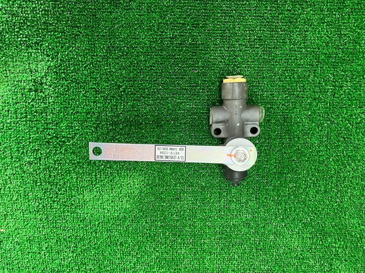 楽天市場】レベリングバルブ 新品 日野 プロフィアFN1E FH1A FH2P