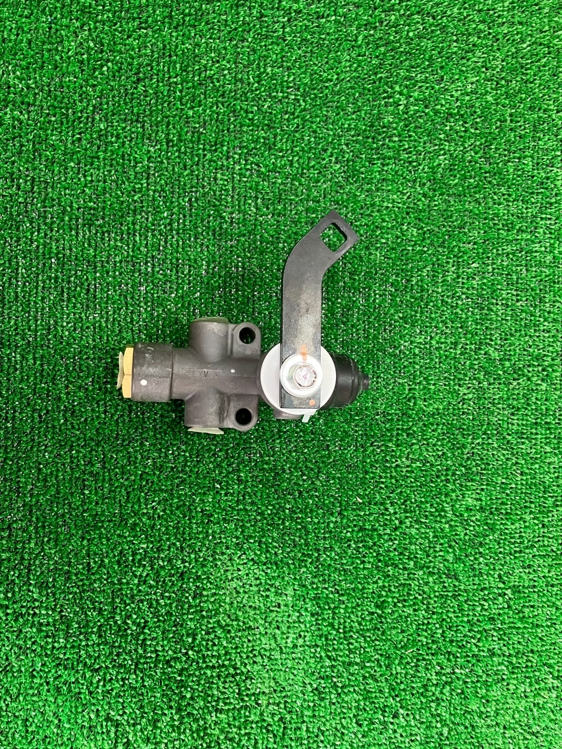 楽天市場】レベリングバルブ 新品 日野 プロフィアFN1E FH1A FH2P