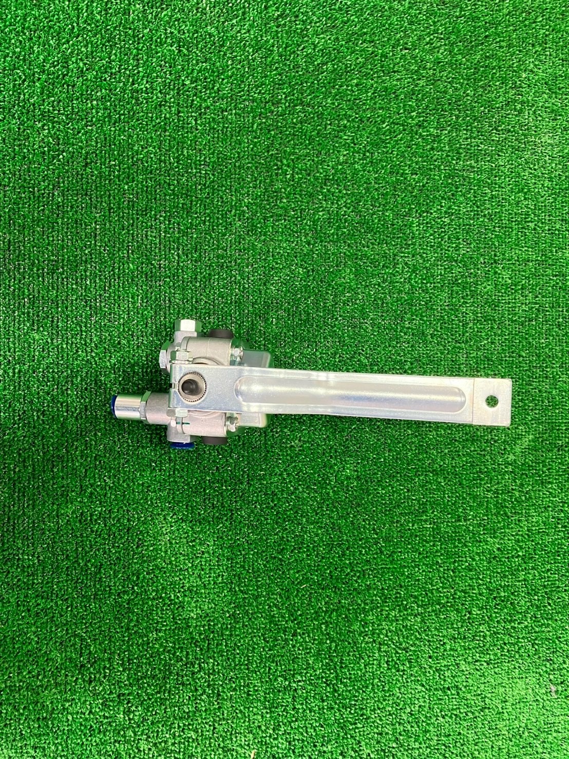 楽天市場】レベリングバルブ 新品 日野 プロフィアFN1E FH1A FH2P