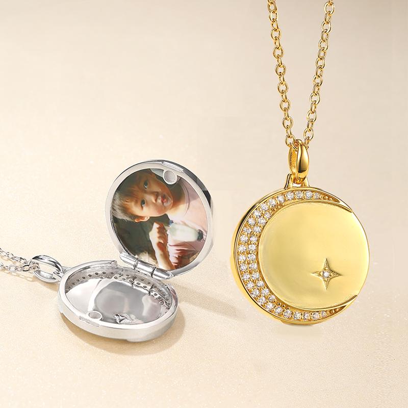 ロケットペンダント 写真入れ レディース 925 スターリングシルバー レタリング フォト アクセサリー ガールフレンド お守り記念 ネックレス チェーン 星 月 太陽 宇宙｜玉手筥店