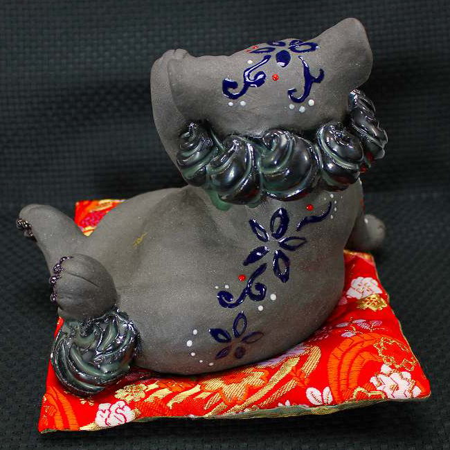 があっただ 黒にゃ様おちょこ 作猫のやきもの猫 焼き物：あきんどざむらい 黒にゃ様 おちょこ 猫 焼き物 ホントに