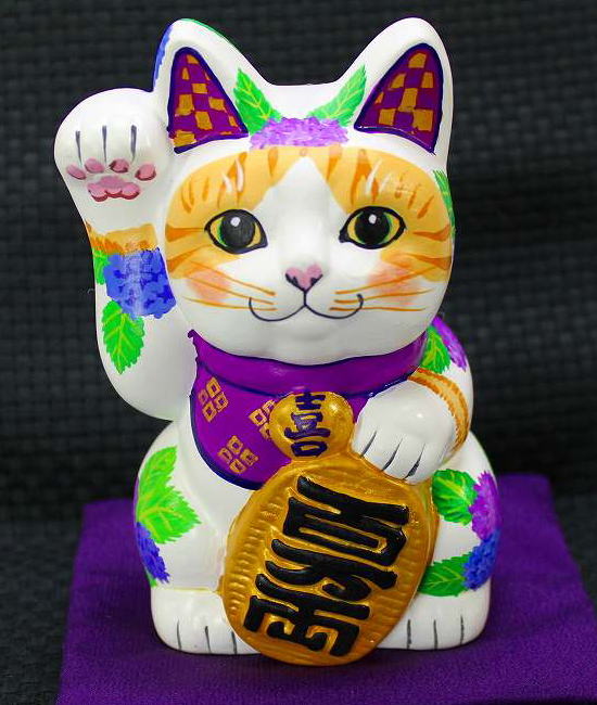 楽天市場】河辺花衣 作招き猫の貯金箱猫の焼き物たち皿や器や招き猫