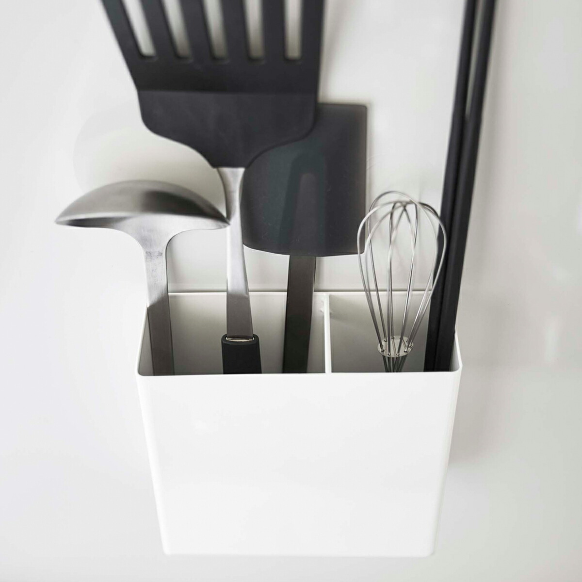 楽天市場 山崎実業 Yamazaki Tower マグネットキッチンツールスタンド タワー おしゃれ キッチンツール 収納 キッチン収納 磁石 ホワイト ブラック Yamazaki タワーシリーズ 5146 5147 ポイント10倍 ハンガー インテリアtamatoshi