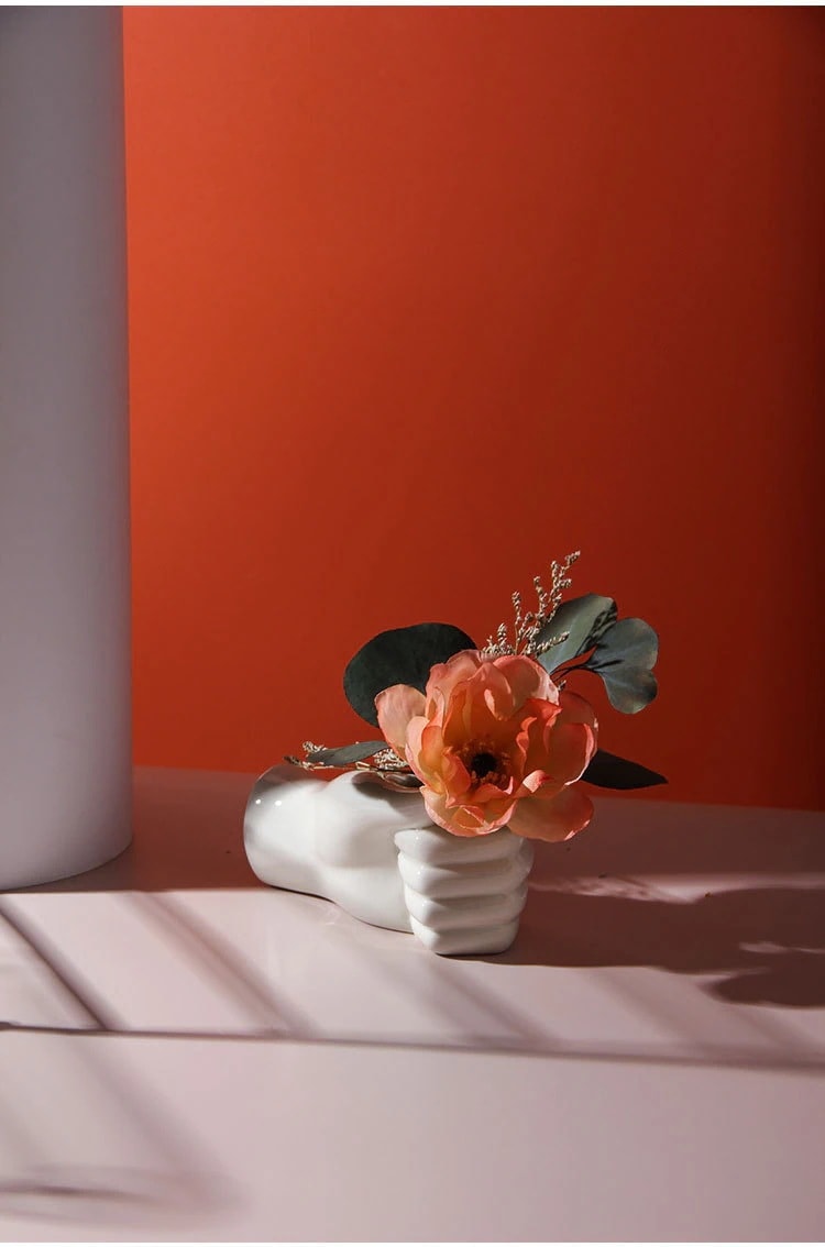 表現スタイル 瀬戸ものの花立て 素っ気ないの花器 今めかしいな 芸術品 人身の花立て リビングのかざり付ける 分かりやすい 活け花の腕 花立て こぶしの花器3050