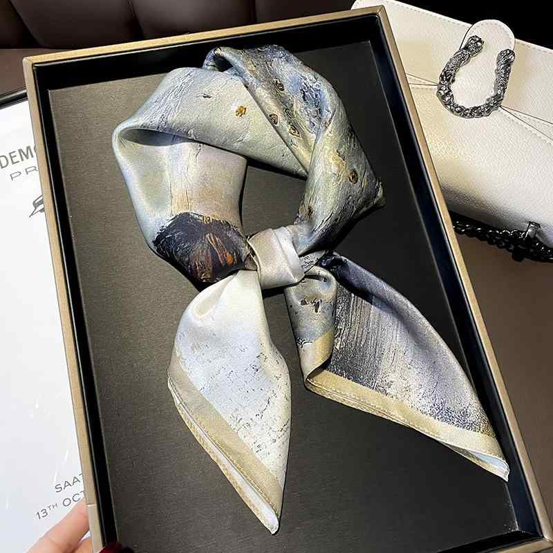 スカーフ レディース シルク 正方形 70cm 高級感 贈り物 桑蚕シルク 小さめ 春 秋 スーツ コーデ 花柄 百搭 ファッション カバン飾り ヘアアクセサリー ギフト