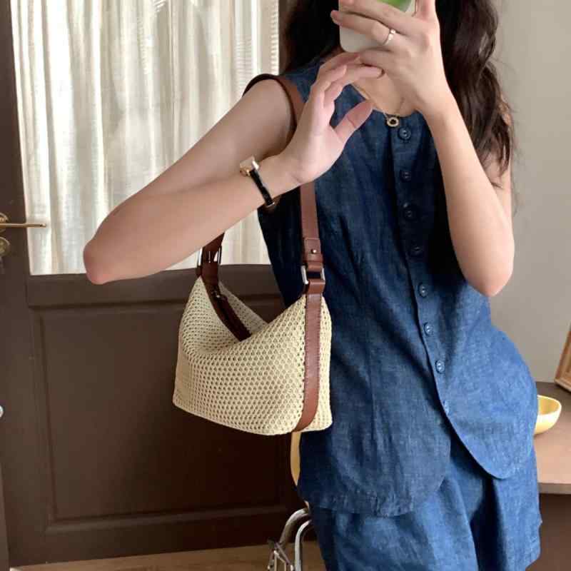 かごバッグ レディース 小さめ ショルダーバッグ ラフィア 草編み 枕型 鞄 ハンドバッグ 春夏 普段使い 旅行 リゾート ブラウン ブラック