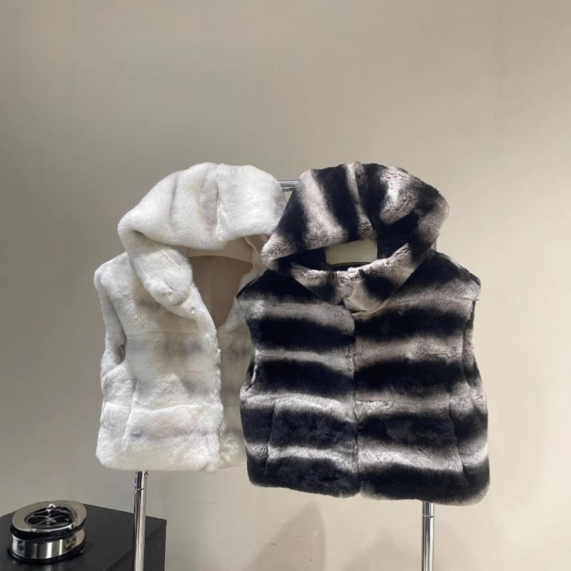 ファーベスト レディース ラビットファー 帽子付き 黒 白 ショート丈 カジュアル かわいい 秋冬 リアルファー 抜け毛防止 25,622円