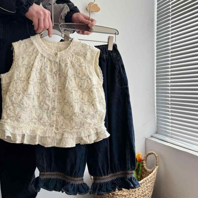 シャツ 子供服 女の子用 2点セット：フレンチフラワープリントノースリーブコットンブラウス デニムパンツ 春夏 カジュアルスタイル