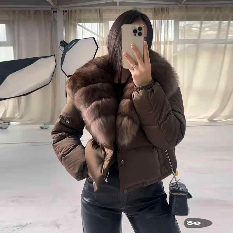 ダウンジャケット レディース フォックスファー襟 ショート丈 厚手 アウター 婦人服 Vネック 長袖 無地 ポケット付き ゆったり 暖かい 通勤着 カフェオレ 黒 グレージュ パープル｜Tanzan