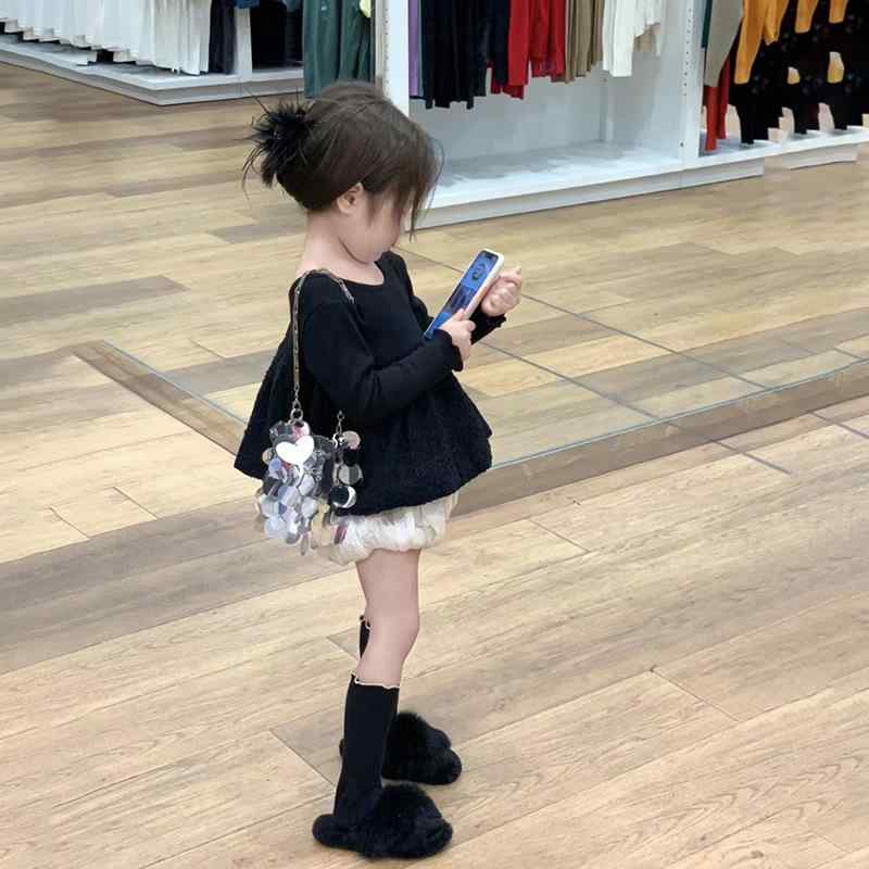 子供服 女の子用パンツセット 春秋 韓国風 トップス ＆ 花柄ショートパンツ 上下2点セット かわいい 薄手 長袖 カットソー ショーパン 綿混素材 普段着 部屋着 80cm 90cm 100cm 110cm 120cm 130cm 140cm