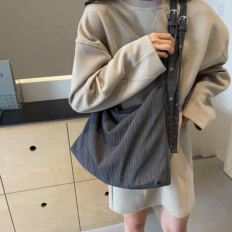 トートバッグ レディース 韓国風 キャンバス ショルダーバッグ 大容量 通勤 普段使い シワ加工 ホワイト グレー カーキ ブラック
