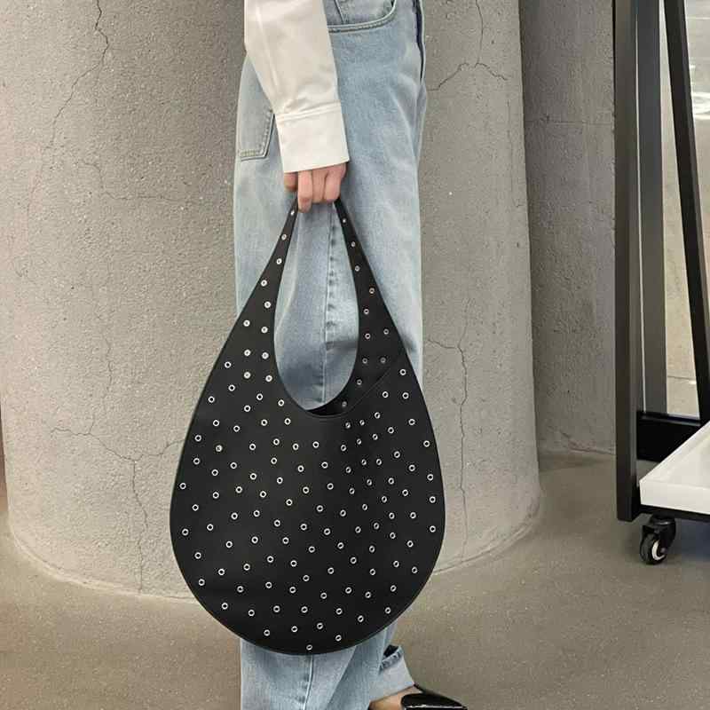 ショルダーバッグ レディース 月型 鞄 牛革 鉚釘 ストリート トレンド 黒 スエード コーヒー 日常使い デイリー