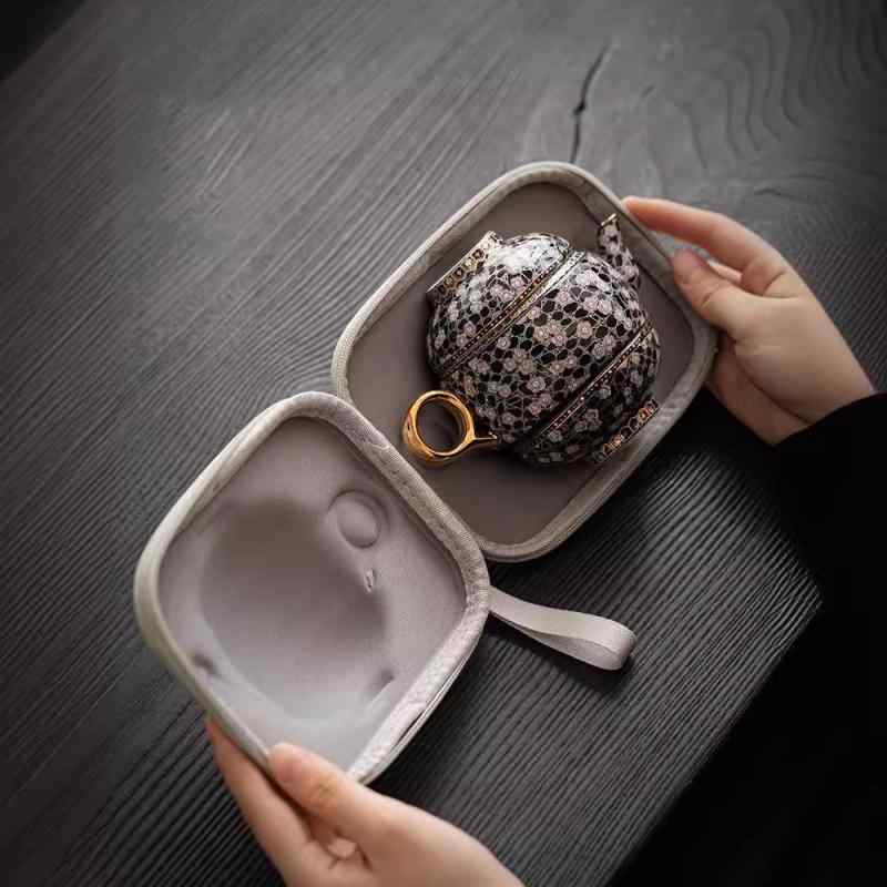茶器 アウトドア 旅行用 ポータブル 茶器セット 陶器 急須 カップ 2個 金色 銀色 8,773円
