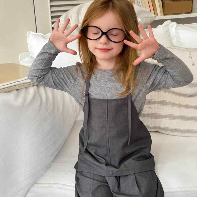 子供服 パンツセット 女の子 春秋物 スーツ 3点セット：Tシャツ 吊りスカート パンツ グレー かわいい 韓国風 子供 中小サイズ 普段着