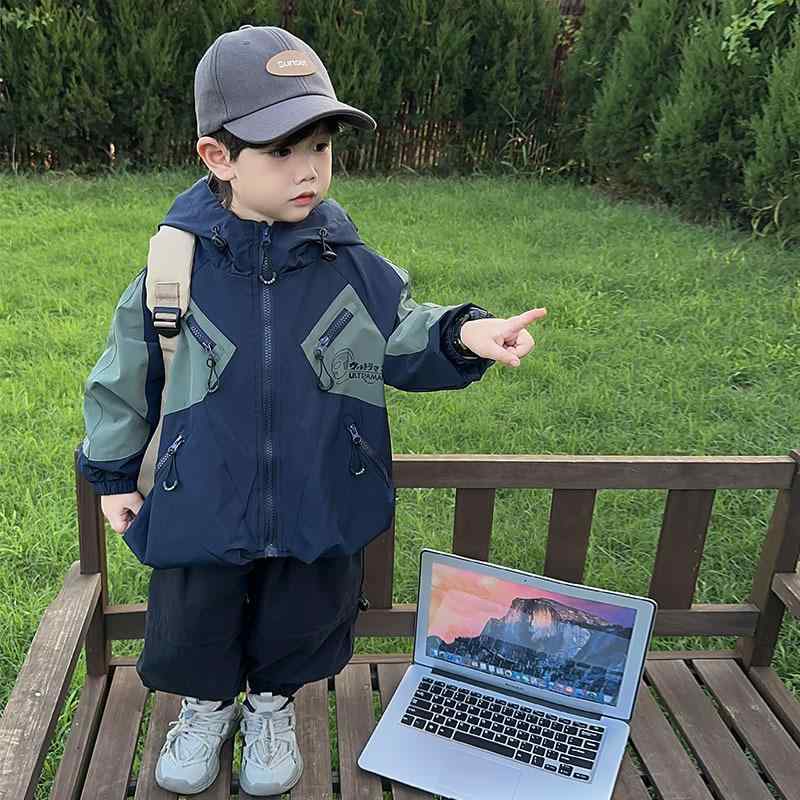 子供服 ジャケット 男の子 フード付き ウインドブレーカー 春秋 3歳 4歳 5歳 6歳 7歳 8歳 ポリエステル アウター カートゥーン柄 切り替え 普段着 部屋着