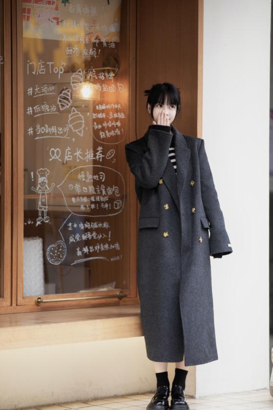厚地の外套 レディース 飛び切り感 羊毛 ロング丈 手縫い仕立てもの ダブル前胸部 秋冬 通い 好いたらしいめ 窈窕たる 生あたたかい アウター ベージュ系 薄墨色