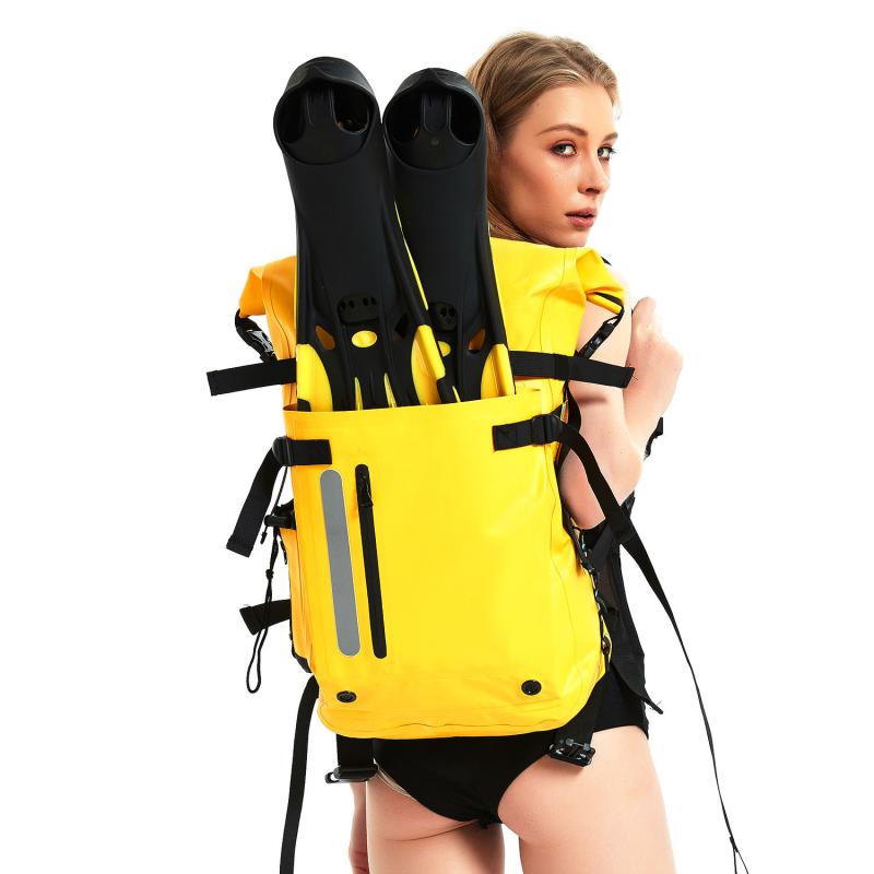 飛び込み競技 御徒面子 雨合羽 アウトドア 背嚢 アクアラング 水没 備品 フィン 納める 30L 黒いこと 黄色 白いこと 赤いこと サクラ色